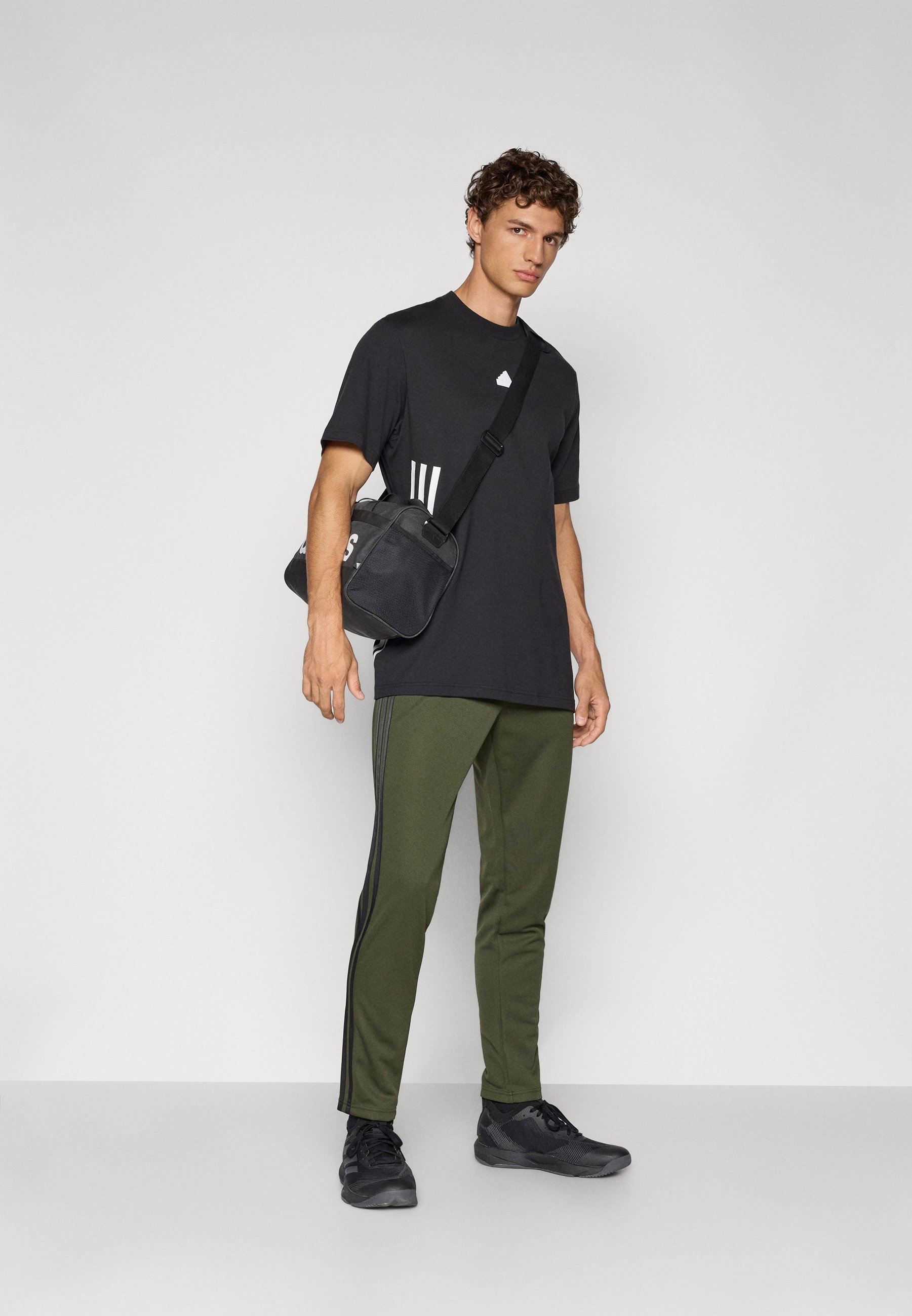 adidas Performance TRAIN ESSENTIALS 3-STRIPES - Teplákové nohavice - tmavomodrá/čierna