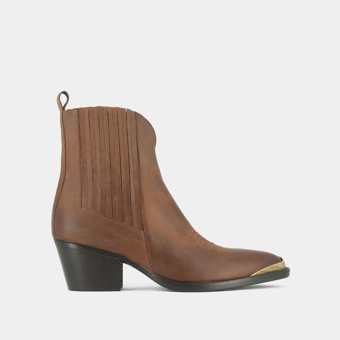 Bottines à talons et fronces  en cuir gras cognac