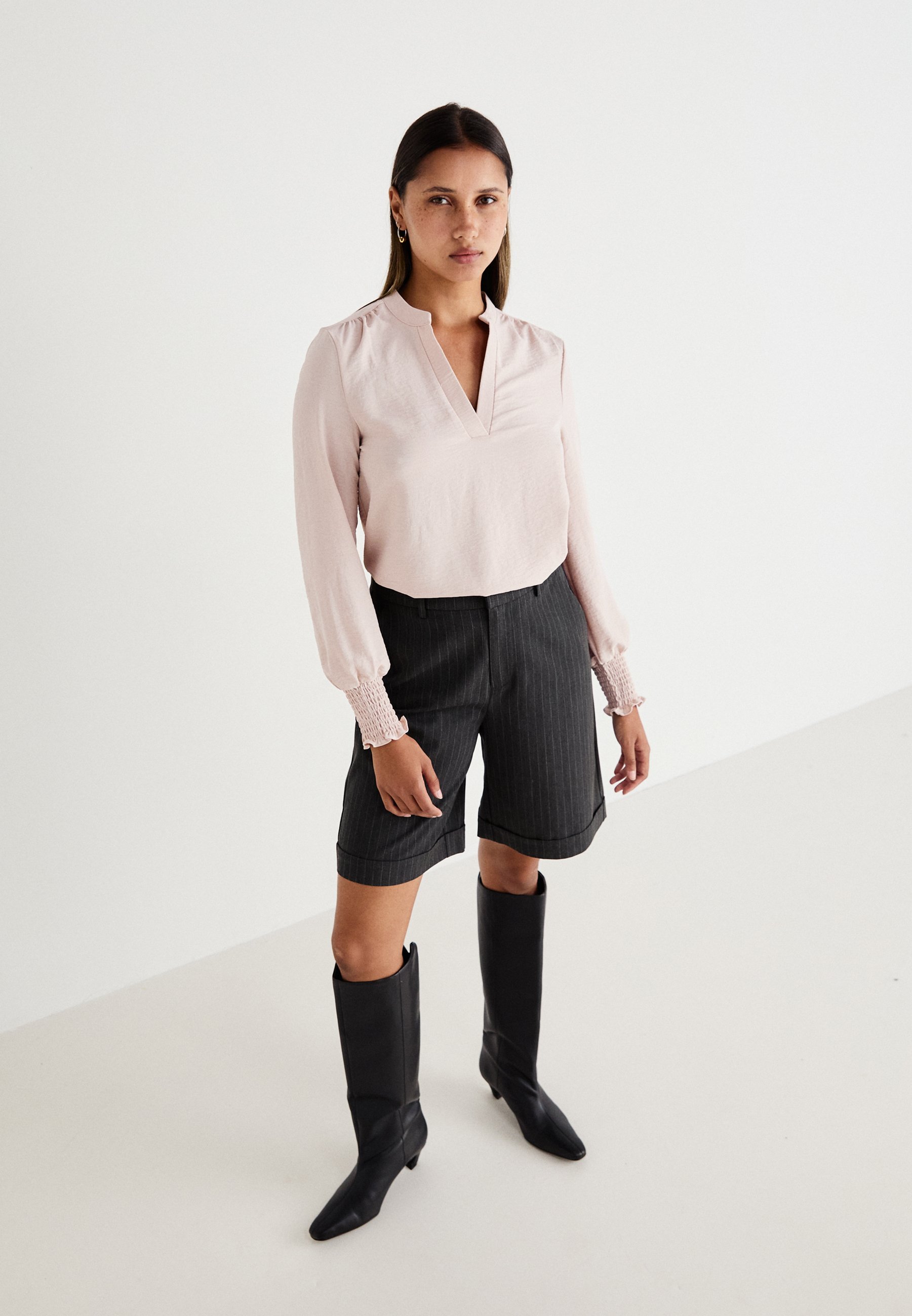 ONLY ONLMETTE V-HALS SMOCK - Top - grijs