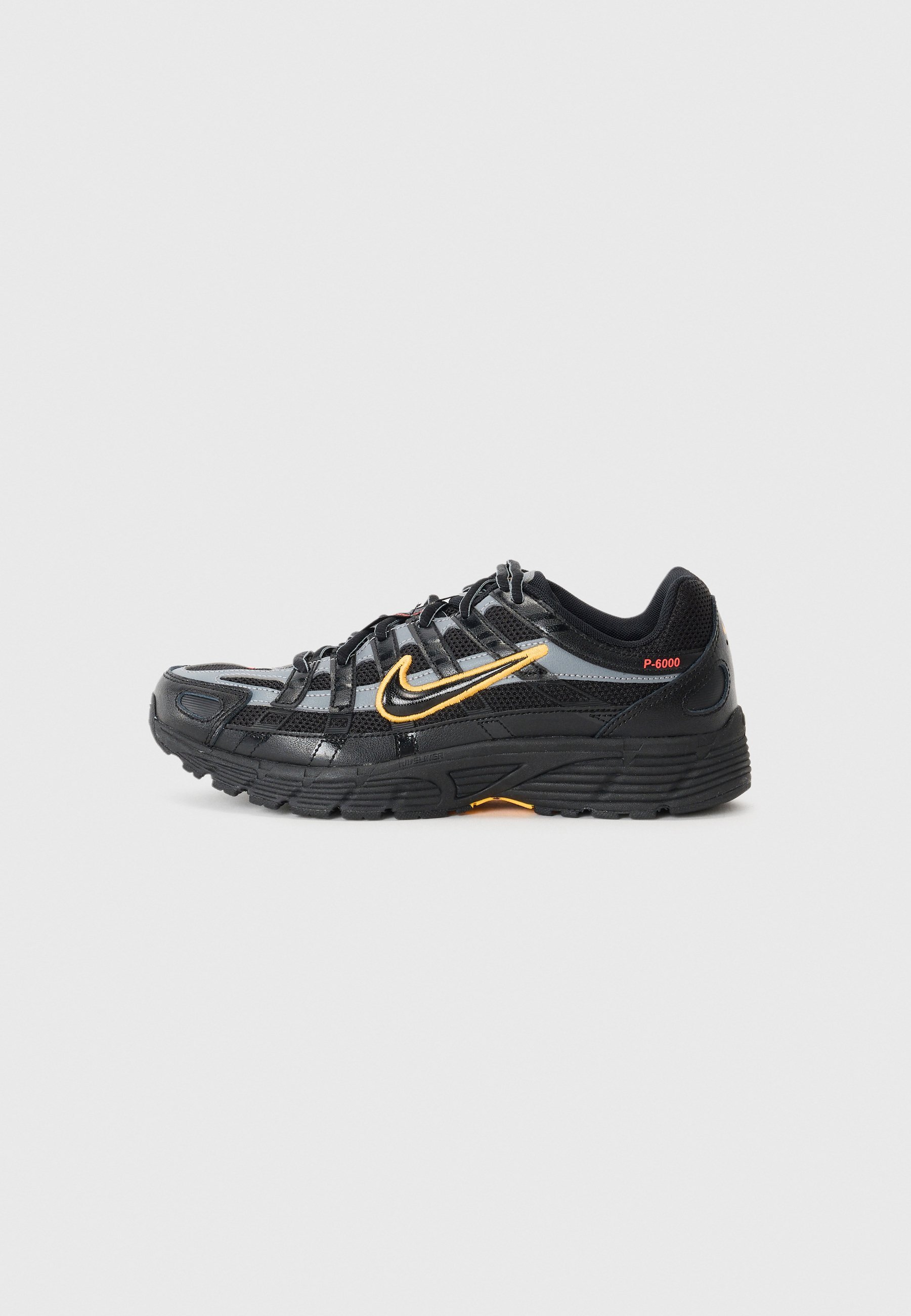 Nike Sportswear P 6000 UNISEX - Buty sportowe - czarny/pomarańczowy laserowy/jasnoczerwony/chłodna szarość