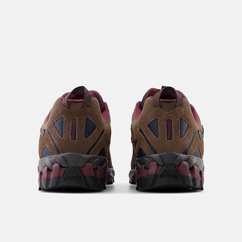 Unisex New Balance 610v1 - Dark Mushroom med motywem kosmos i NB Burgundy