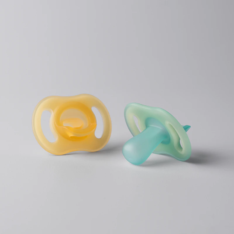 Tommee Tippee Ultra Light Night smoczek