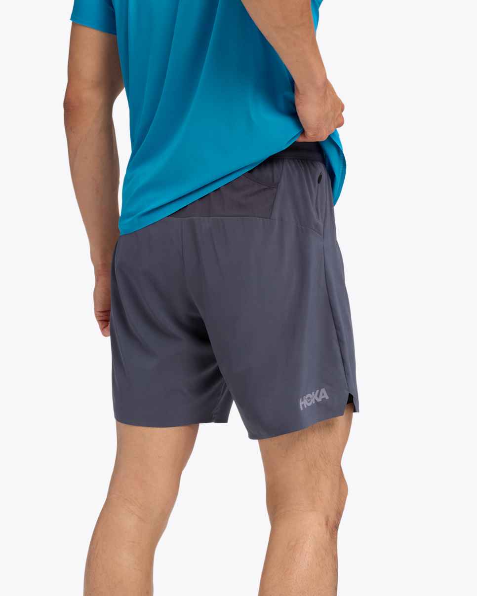 HOKA Glide 7-tommers shorts 2-in-1 Houtskoolgrijs