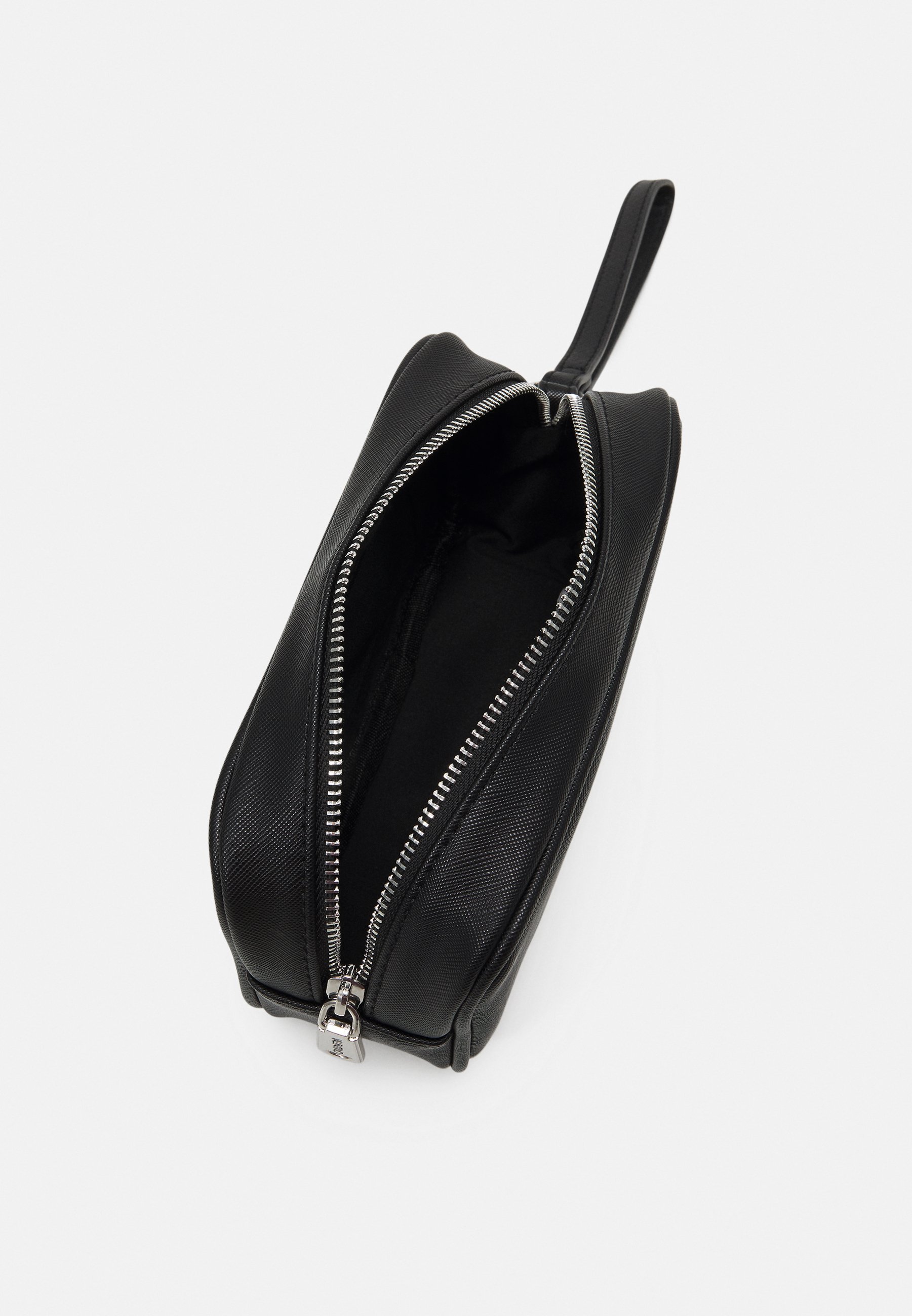 Valentino tassen, make-up tools en accessoires