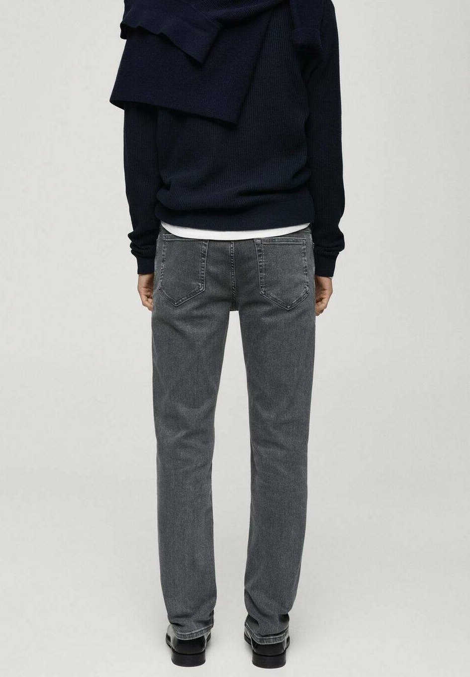 Mango ravne kavbojke - siv denim