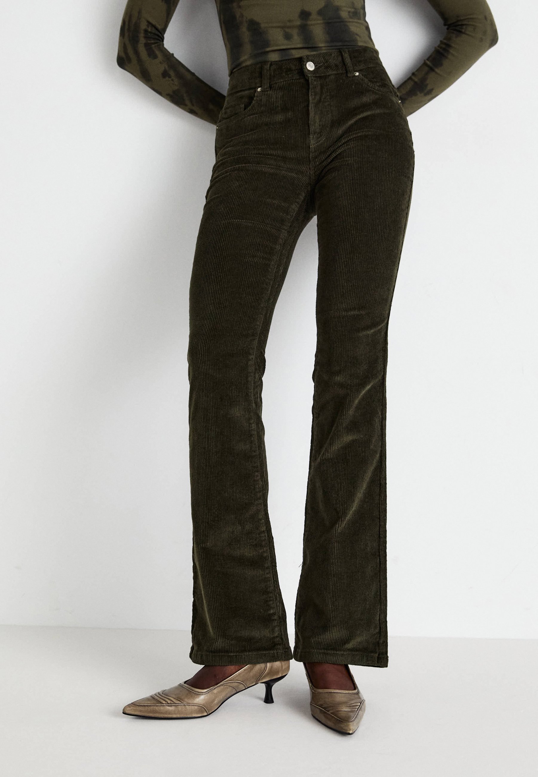 Vero Moda VMFLASH PANTALONI A SFONDA - Pantaloni - notte foresta