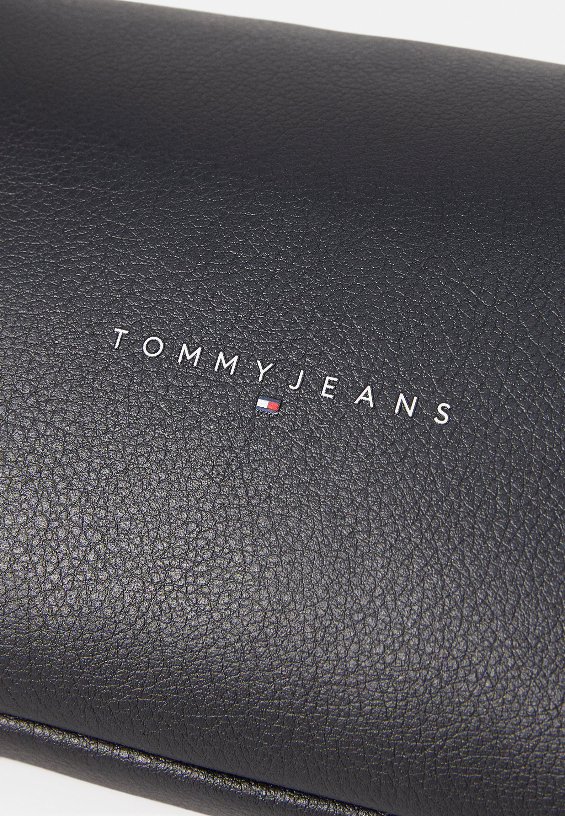 Nécessaire Tommy Jeans com logotipo linear - preta