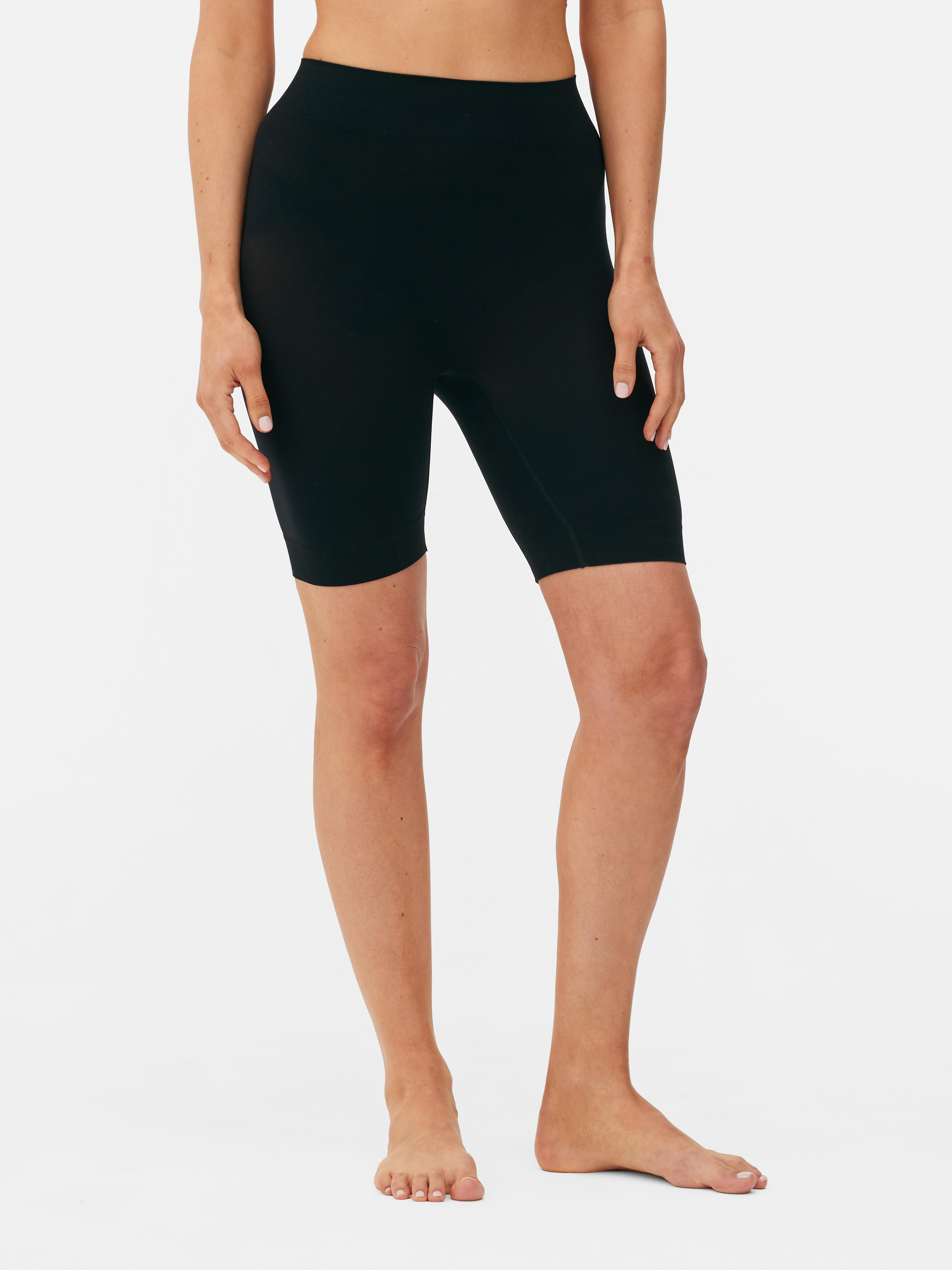Pantaloni scurți fără cusături împotriva iritațiilor coapselor. Gata cu iritațiile coapselor datorită acestor pantaloni scurți modelatori fără cusături.