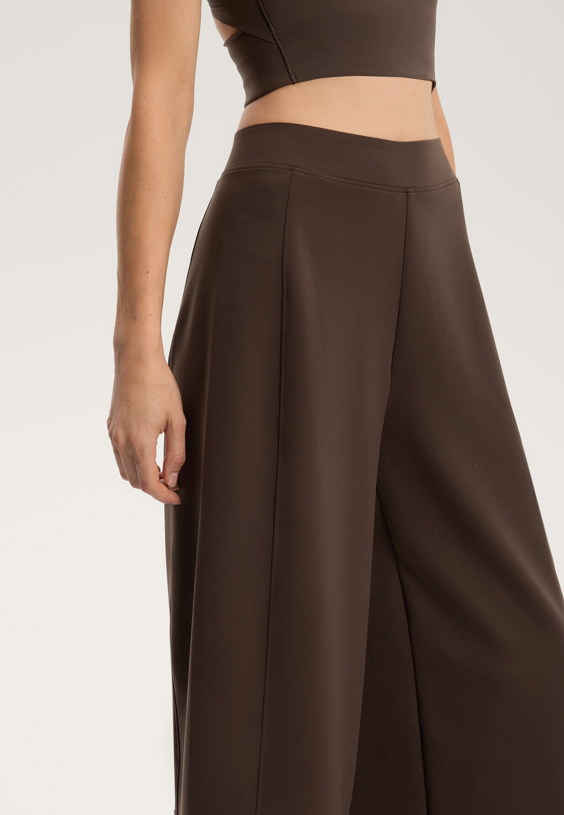 OYSHO Broek - bruin
