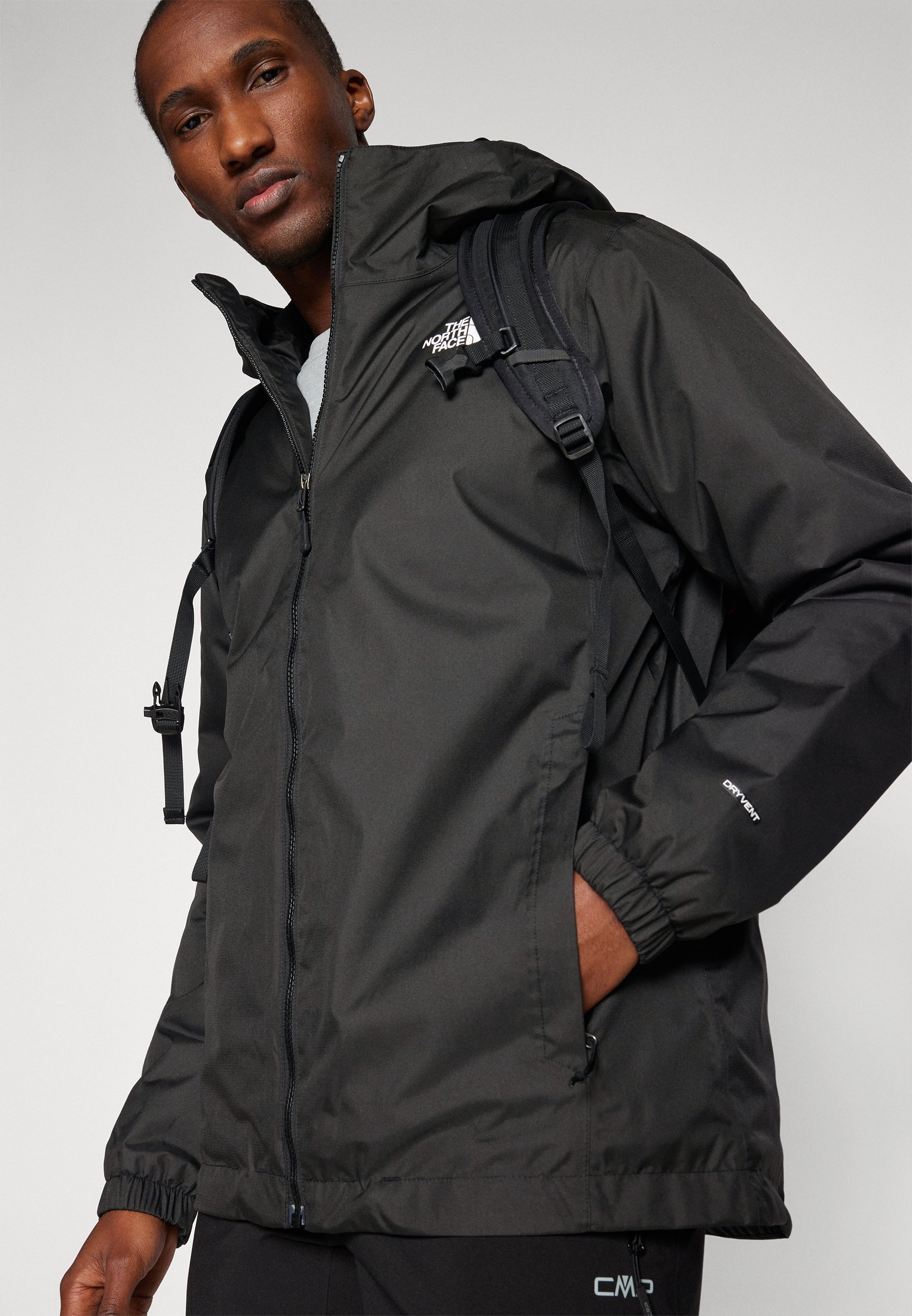 The North Face M QUEST GEÏSOLEERDE JAS - Winterjas - zwart