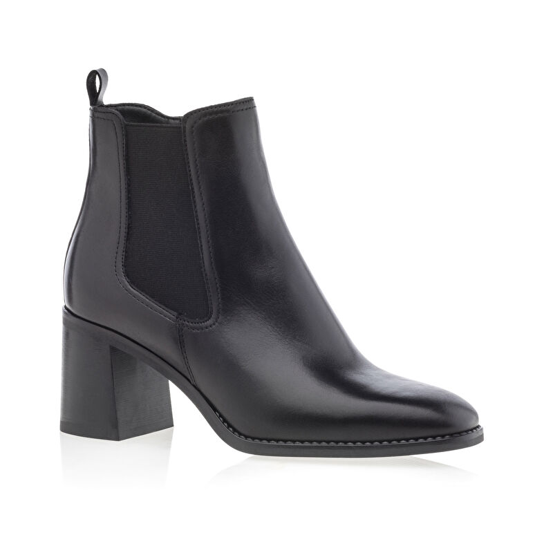 Schwarze Damenstiefel / Stiefeletten