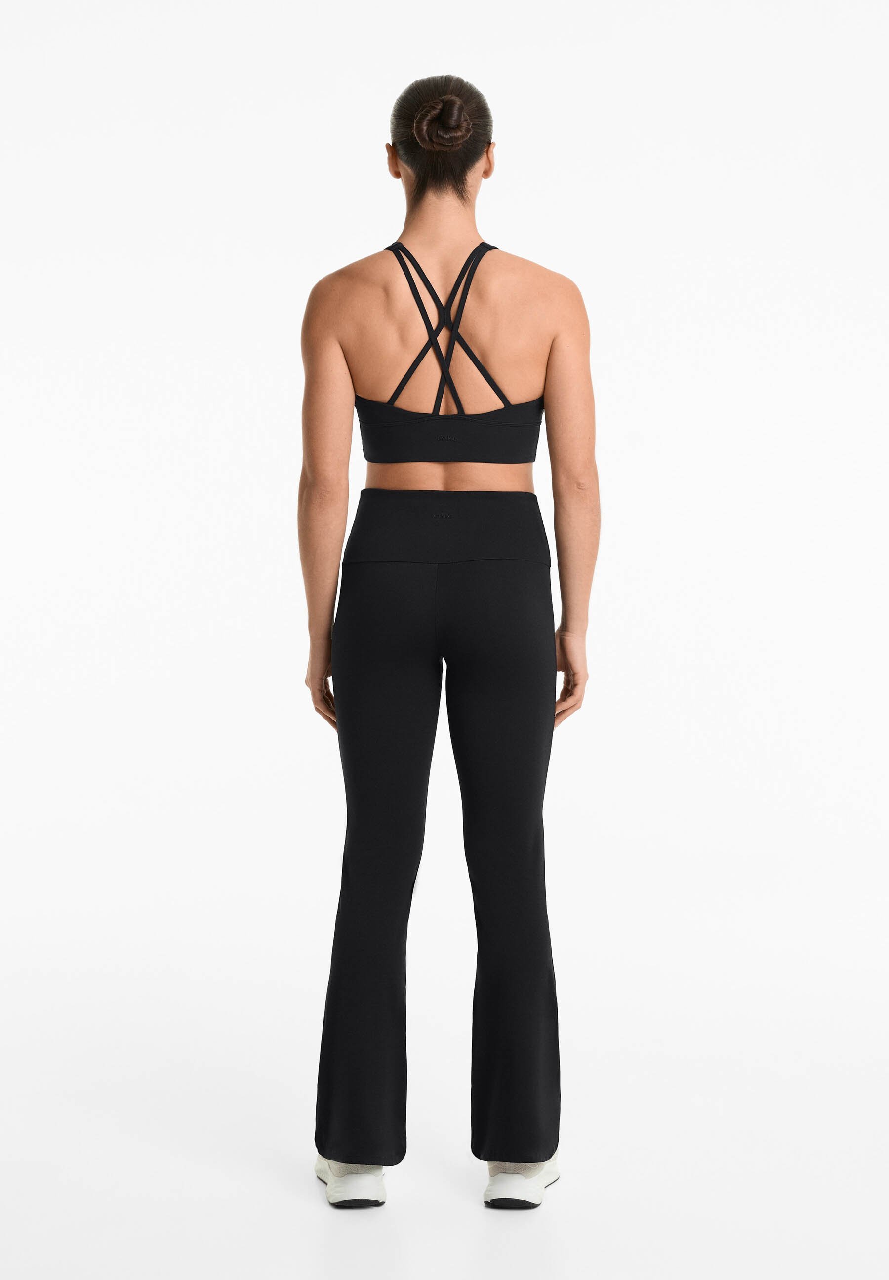 OYSHO HIGH-RISE COMFORT FLARE - Pantaloni neri