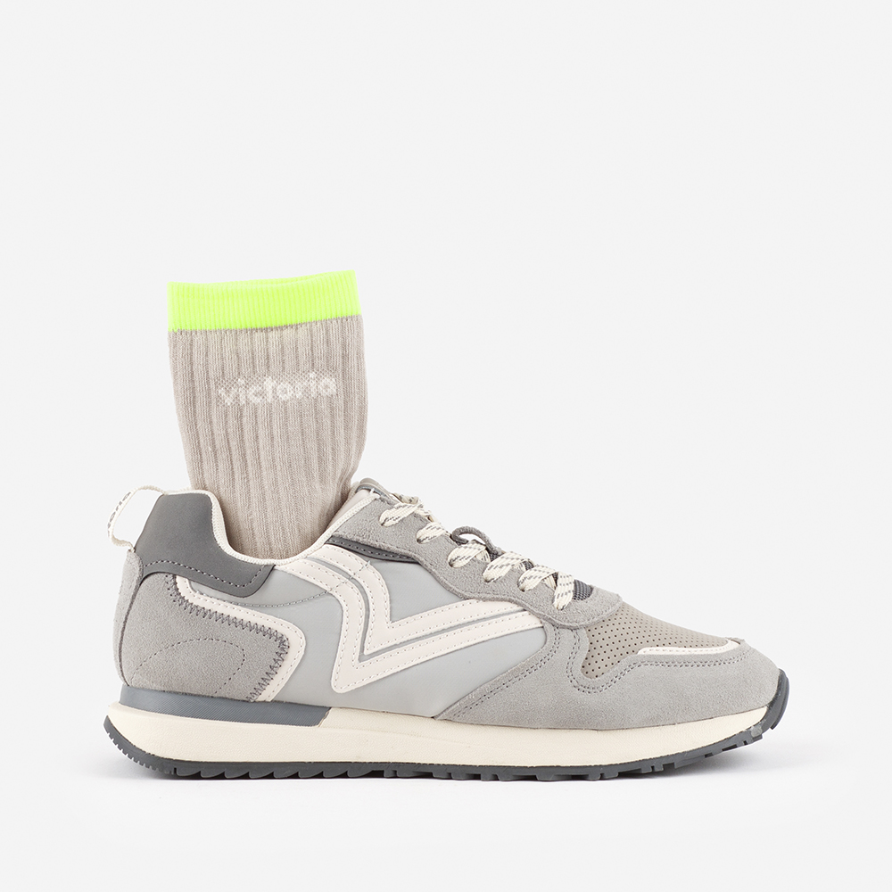 Chaussettes hautes en coton V. Things avec détails fluorescents