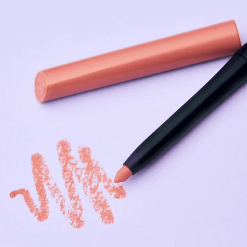 lápis labial matte essence 8h Matte Comfort com apontador