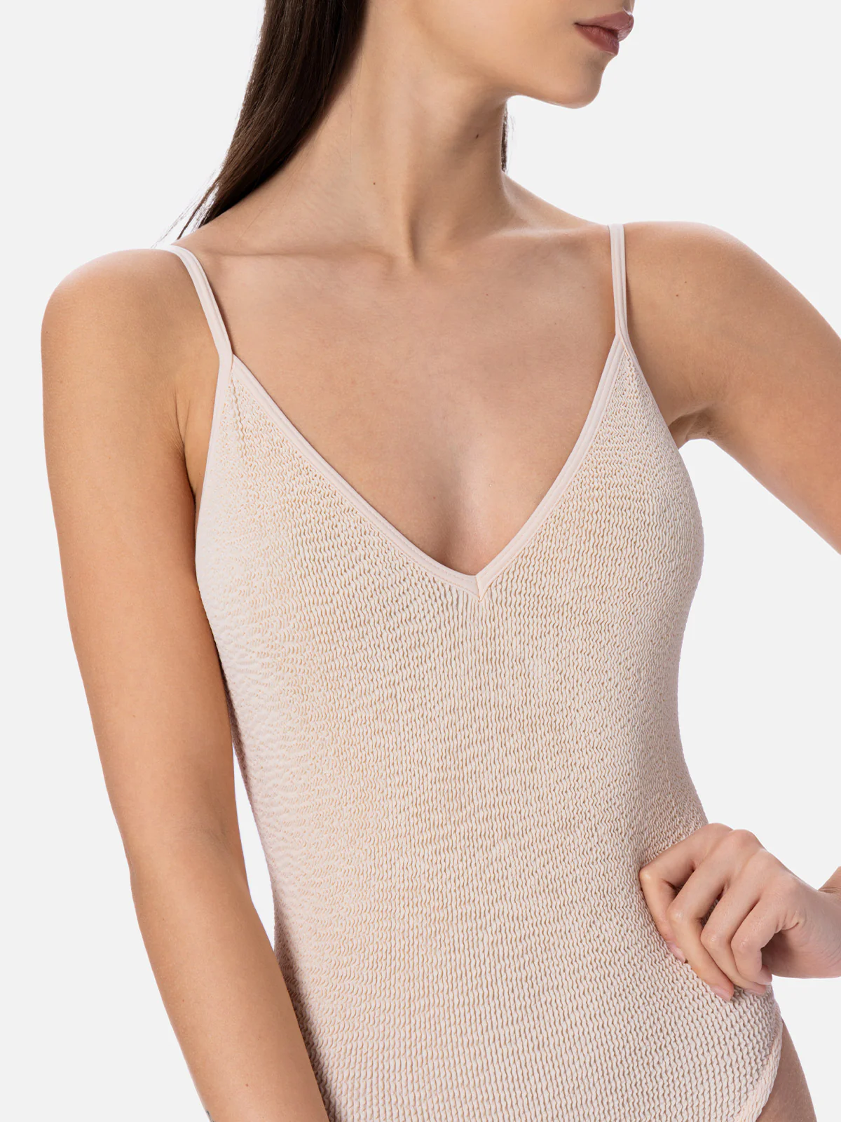 Susanne damesbadpak in beige met kreukeleffect, uit één stuk.