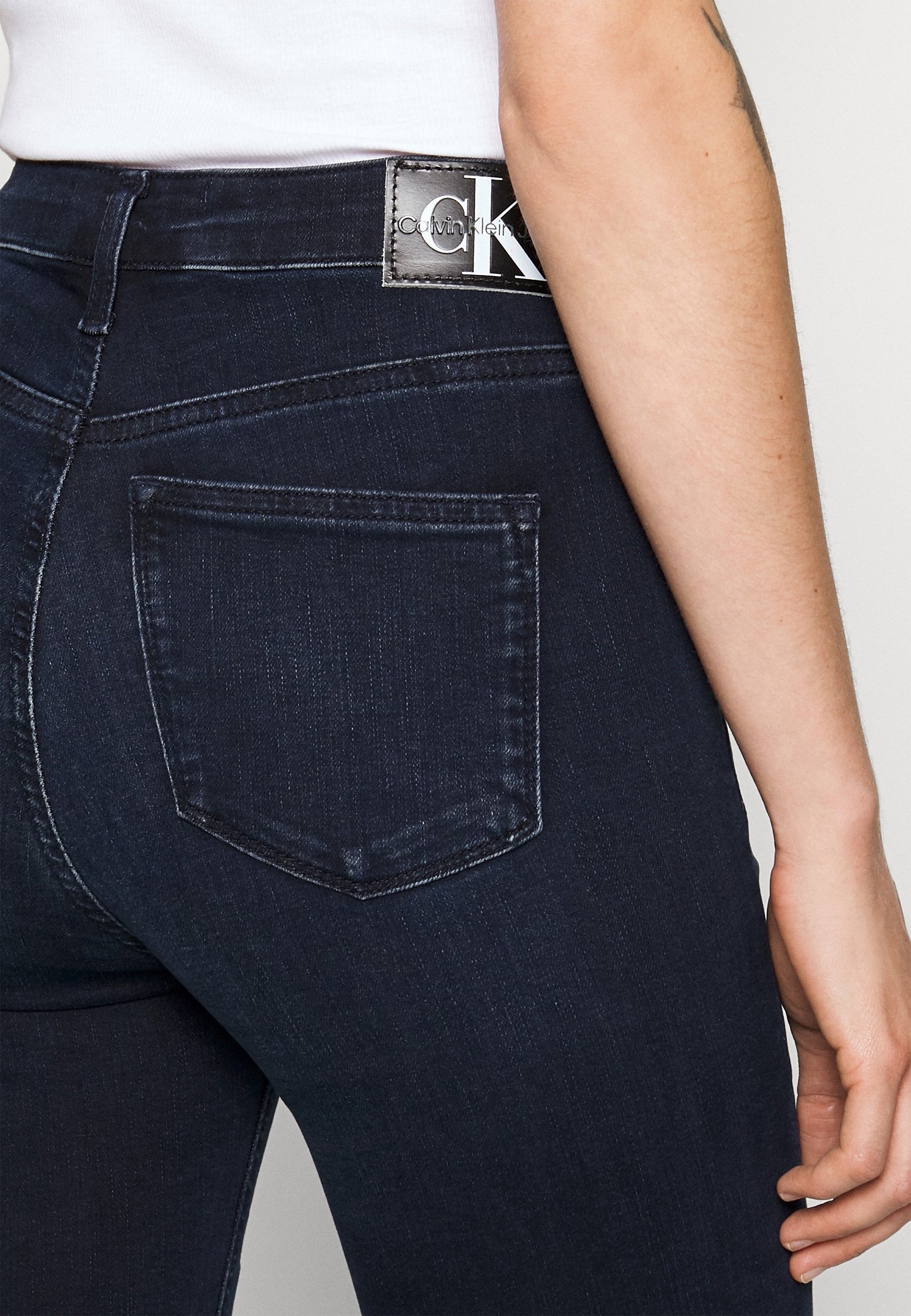 Jeans Calvin Klein Skinny Fit - denim blu scuro