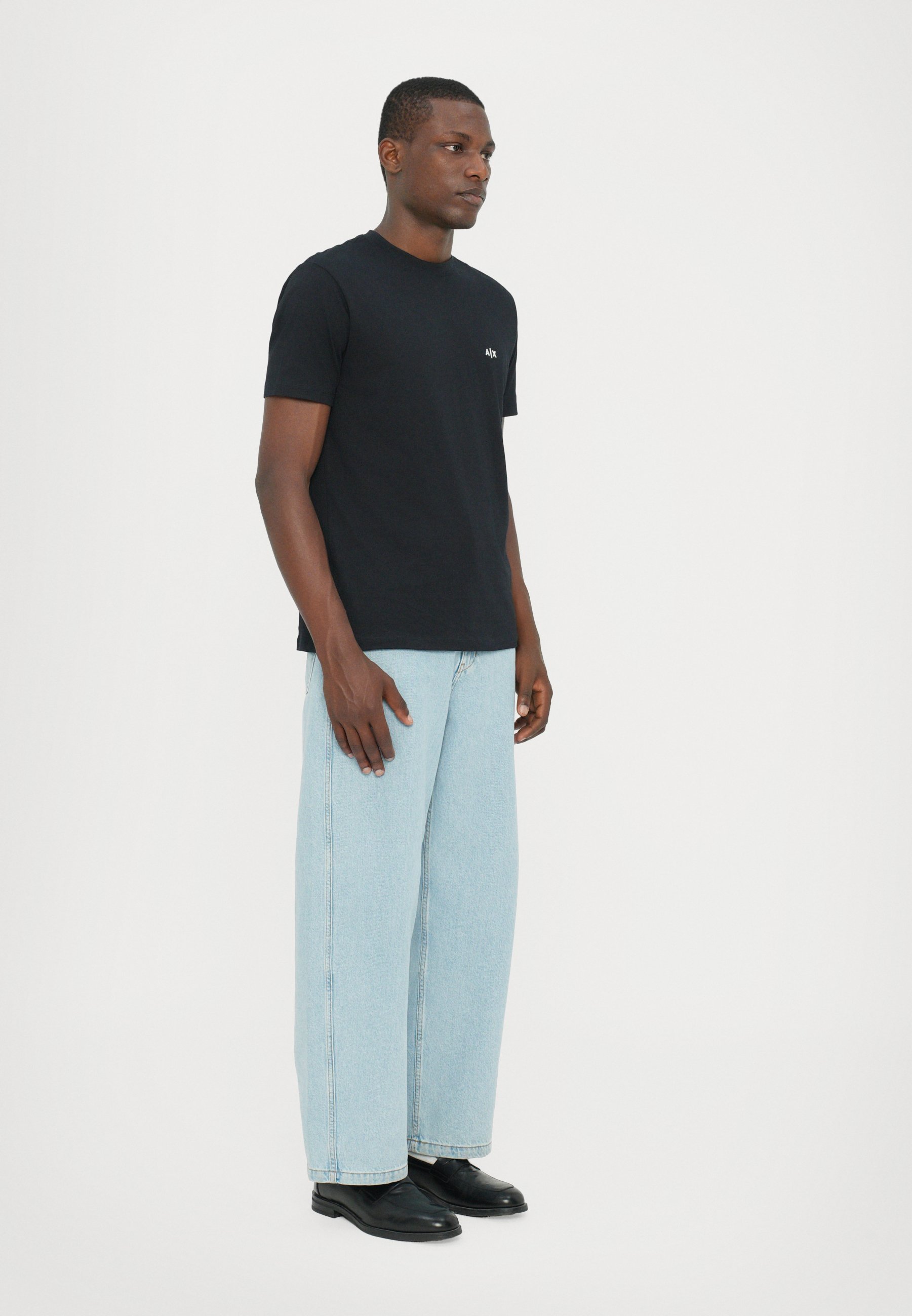 Camiseta básica Armani Exchange - azul marinho escuro