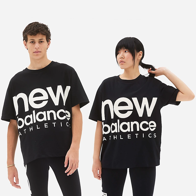 NB Athletics Out of Bounds Unisex T-shirt – Zwart