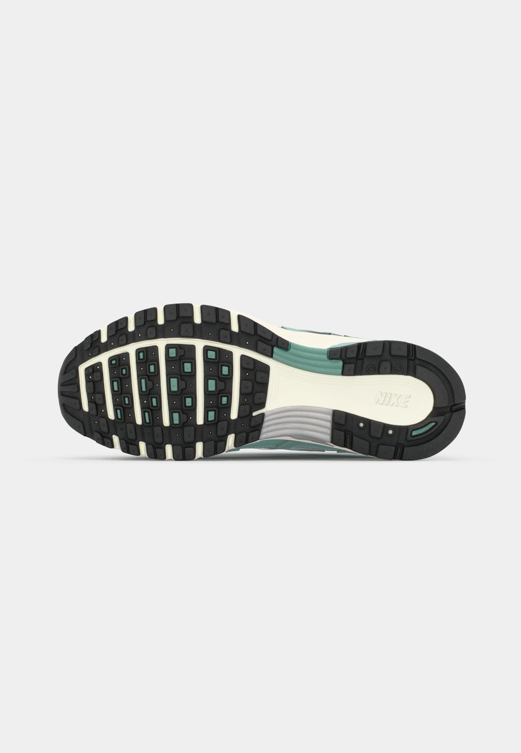 Nike Sportswear P 6000 - Buty sportowe - kanon/miękka perła/odcień platyny/czarny/srebrny metalik