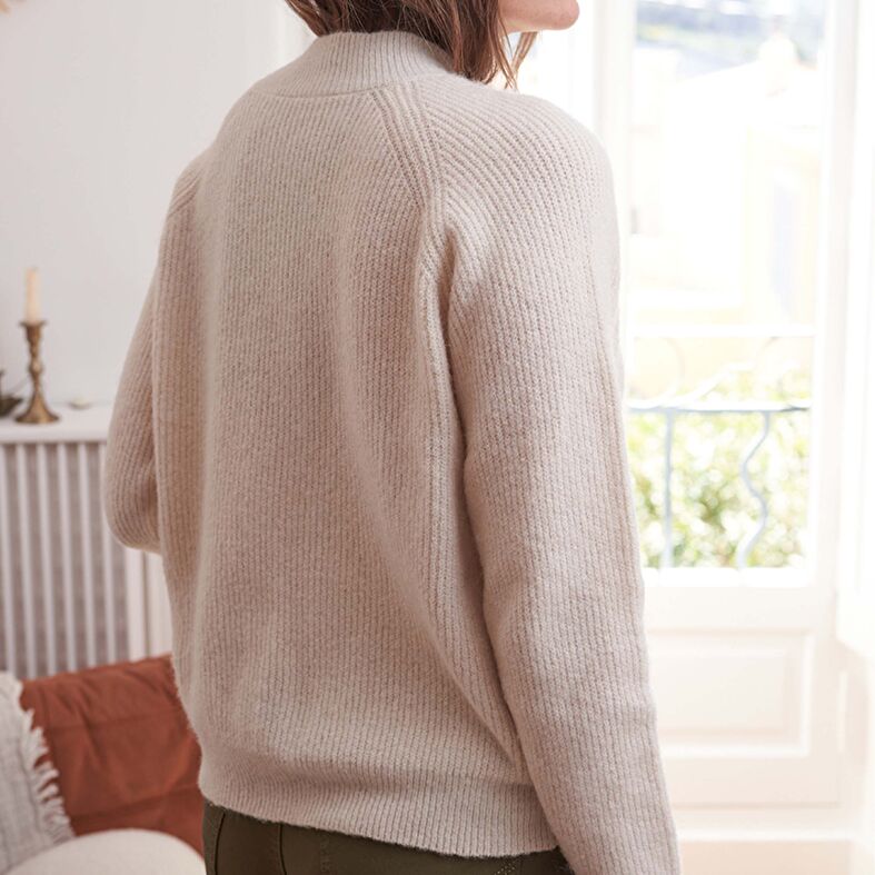 Naisten beige neulepusero