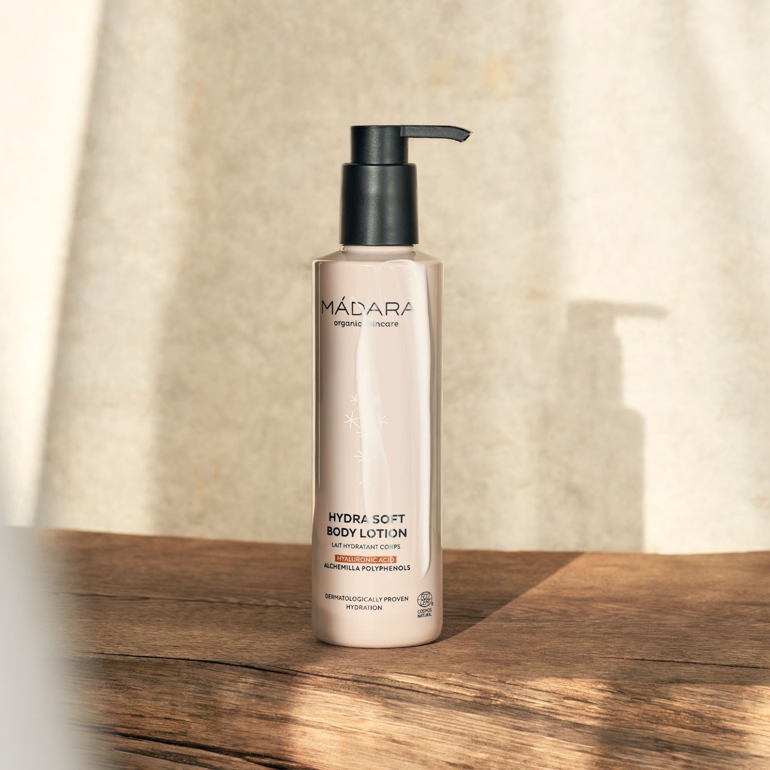 MÁDARA Hydra Soft mitrinošais ķermeņa losjons - 250 ml