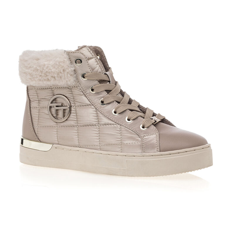 Zapatillas deportivas para mujer color beige.