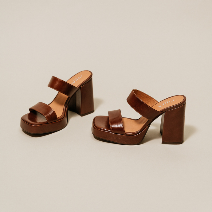 Mules à plateformes et brides  en cuir vieilli marron