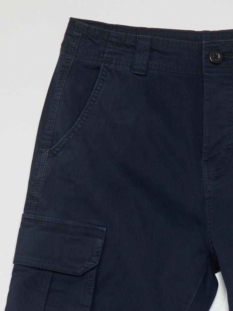Calça reta com bolsos laterais - AZUL