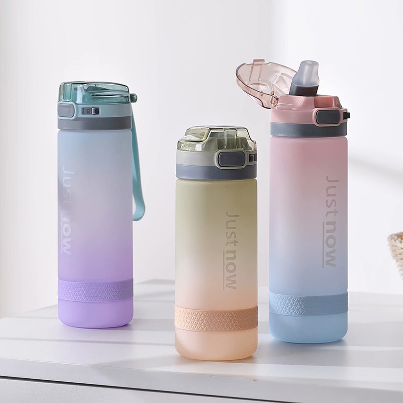 Botella de agua de 500 ml, nueva y moderna, con pajita, libre de BPA, portátil, para deportes al aire libre, bonita, de plástico, ecológica.