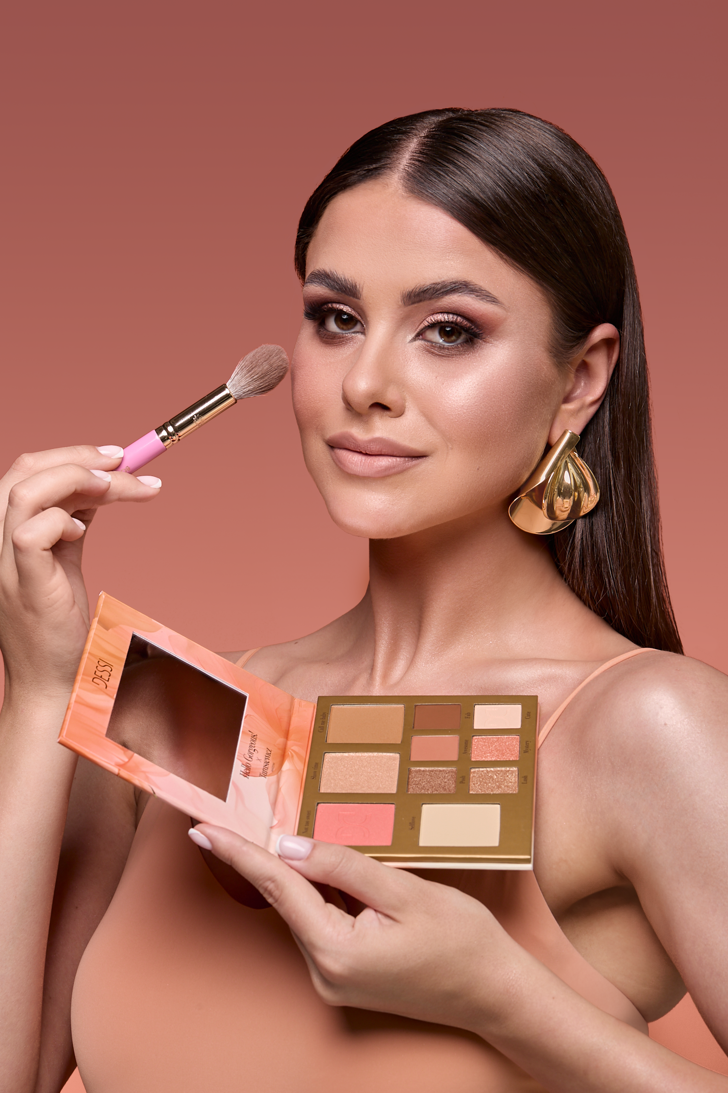 Dessi Cosmetics by Marzena Tarasiewicz