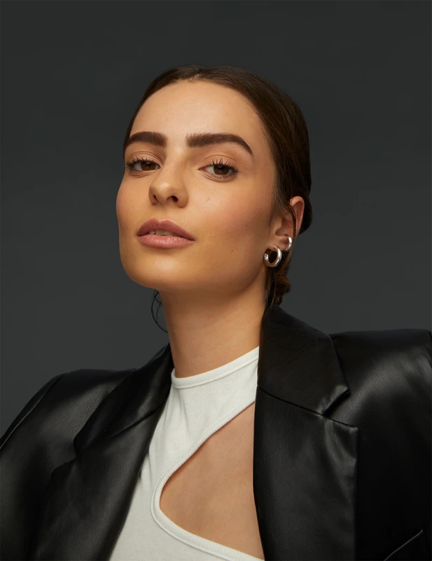 Maybelline New York Tattoo Brow poltrajna barva za obrvi v gelu