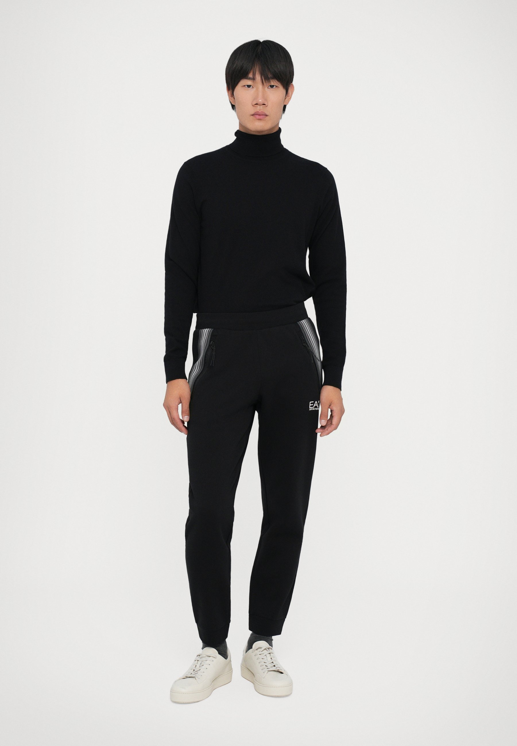 Bas de survêtement EA7 Emporio Armani - noir sublime