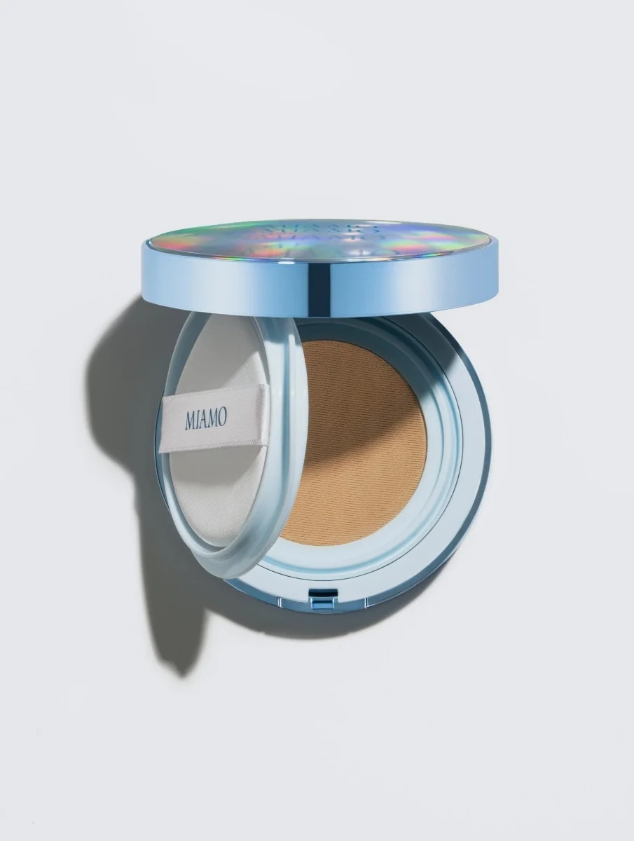 MIAMO Second Skin Mesh Cushion Foundation Ivory SPF50+ PA+++ 11 ml. Beschermende antioxidanten zorgen voor een egale teint.
