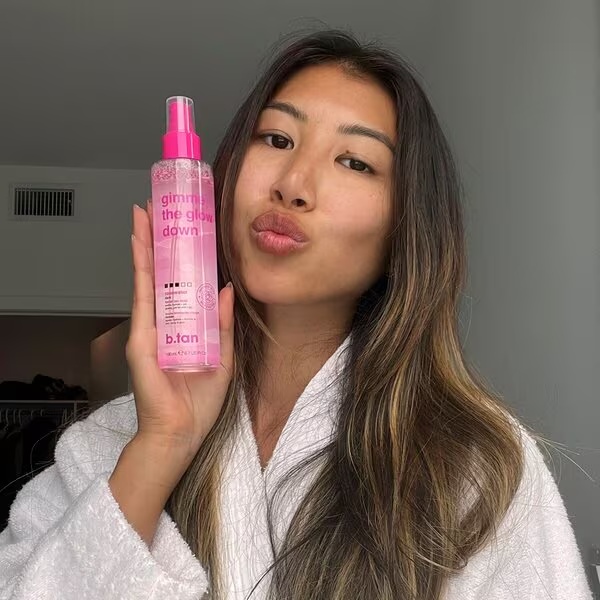 B. Tan Gimme The Glow Down спреј за сунчање лица 190ml