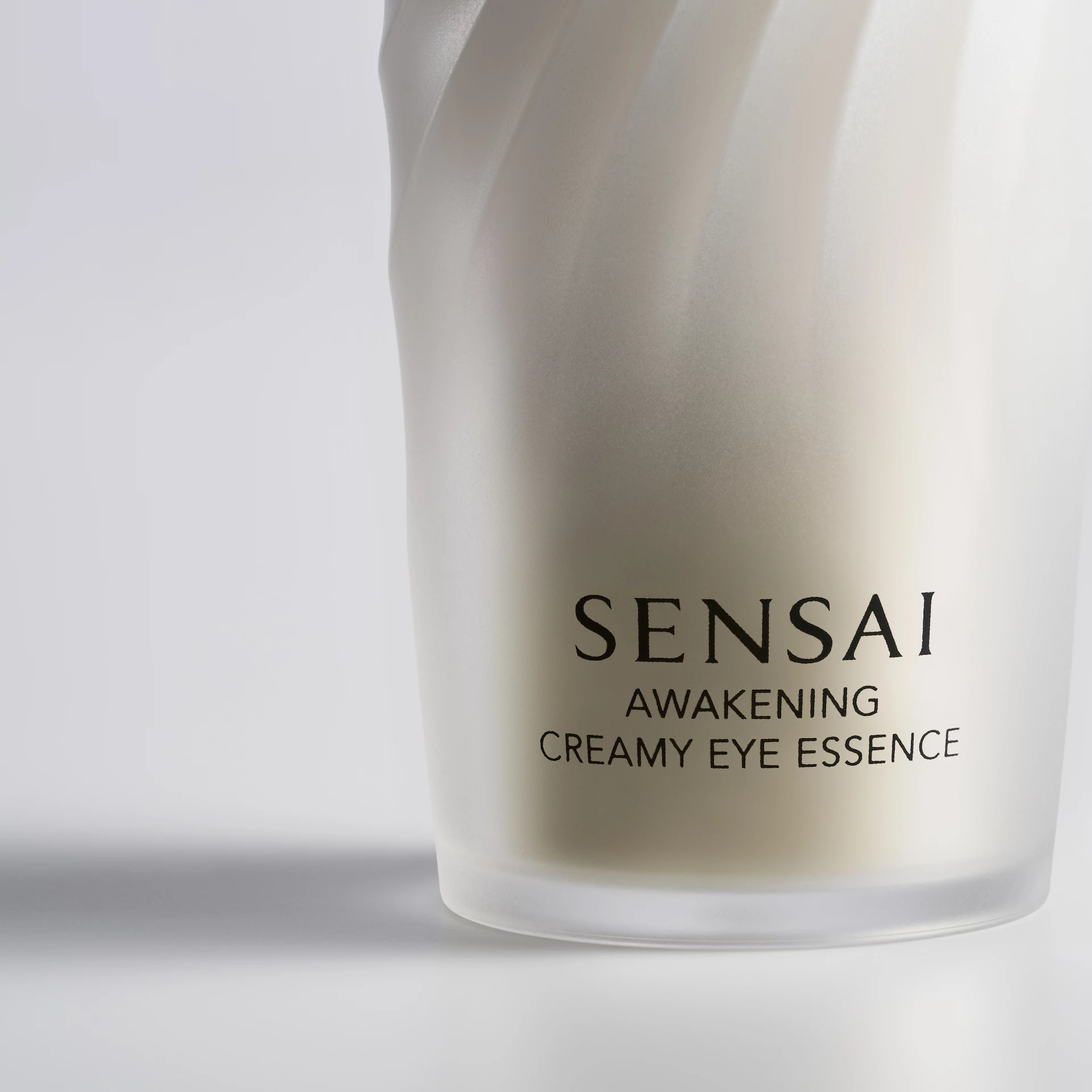 Esență cremoasă pentru ochi Awakening 20 ml - SENSAI