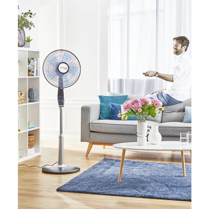 Rowenta Kraftig, Stille Sokkelventilator med Fjernbetjening, 5 Hastigheder og Justerbar Højde VU5670F2