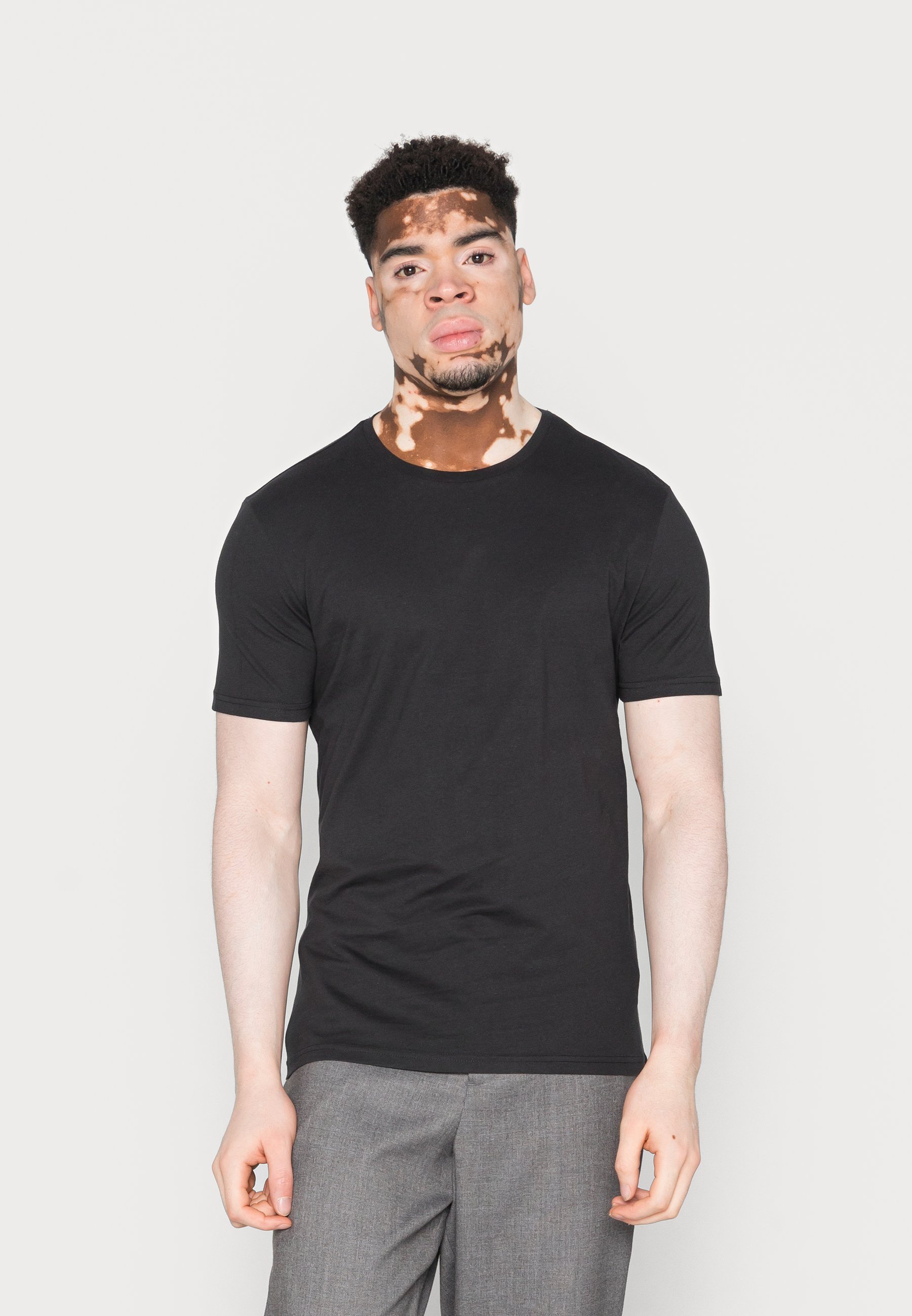 Lot de 10 t-shirts basiques Pier One - blanc/noir