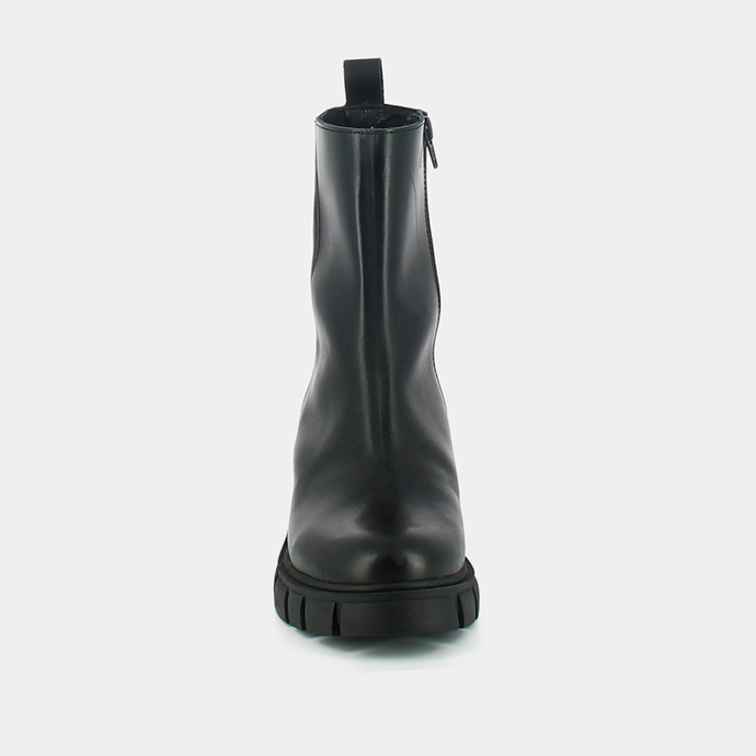Bottines à talons et semelles crantées  en cuir noir
