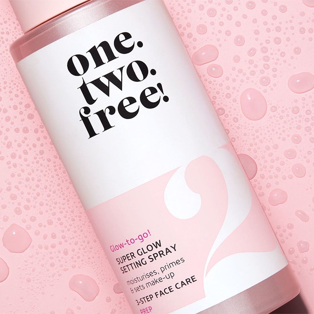 one.two.free! Fiksirajući sprej Super Glow – 100 ml