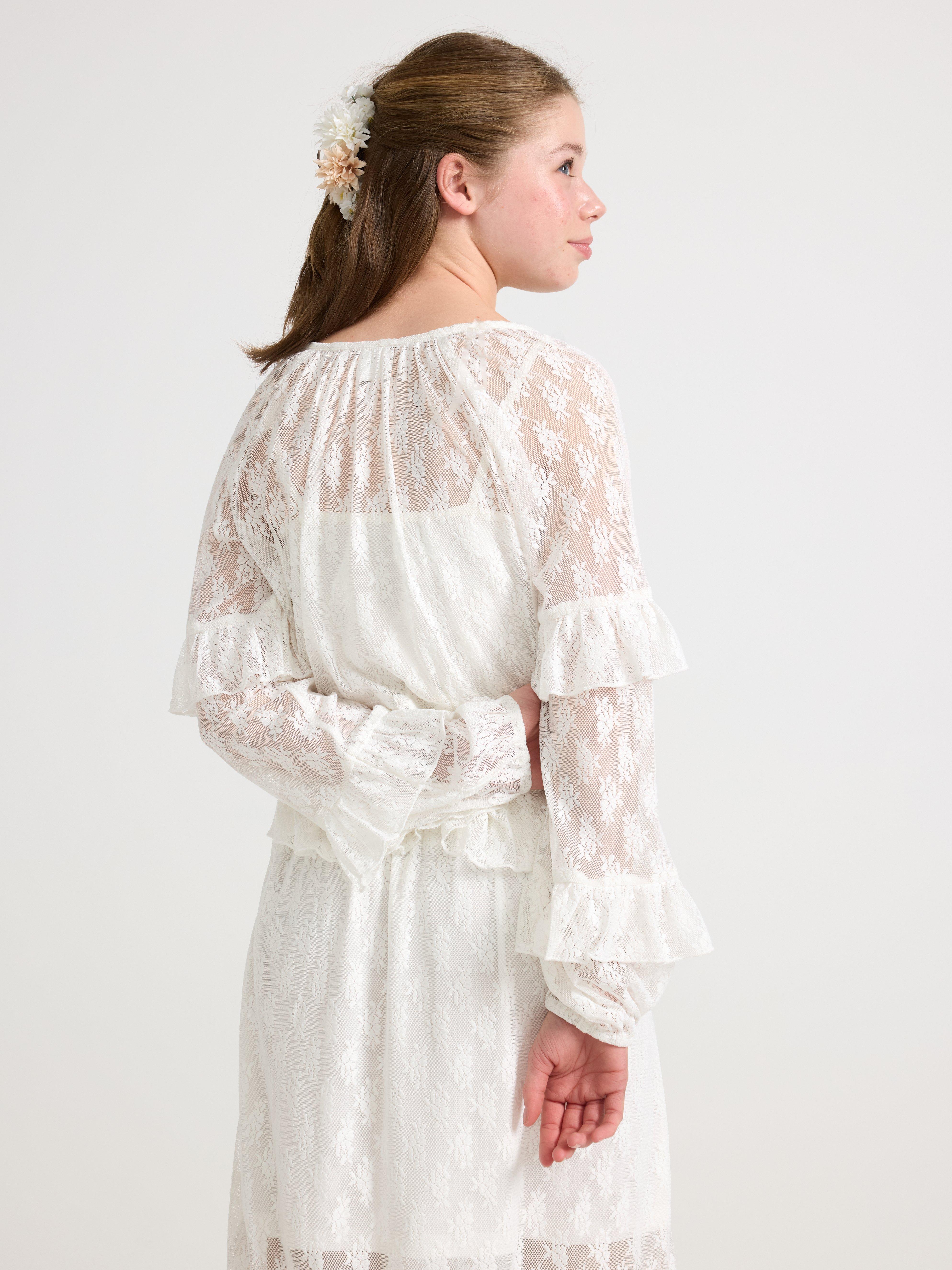 Blusa de renda com babados, cor off-white.
