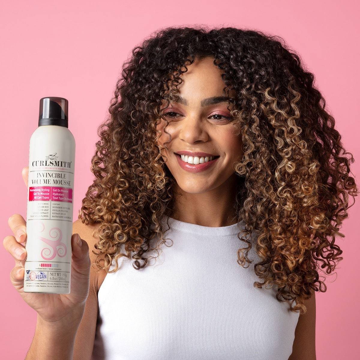 „Curlsmith“ plaukų putos „Invincible Volume Mousse“ – 201 ml