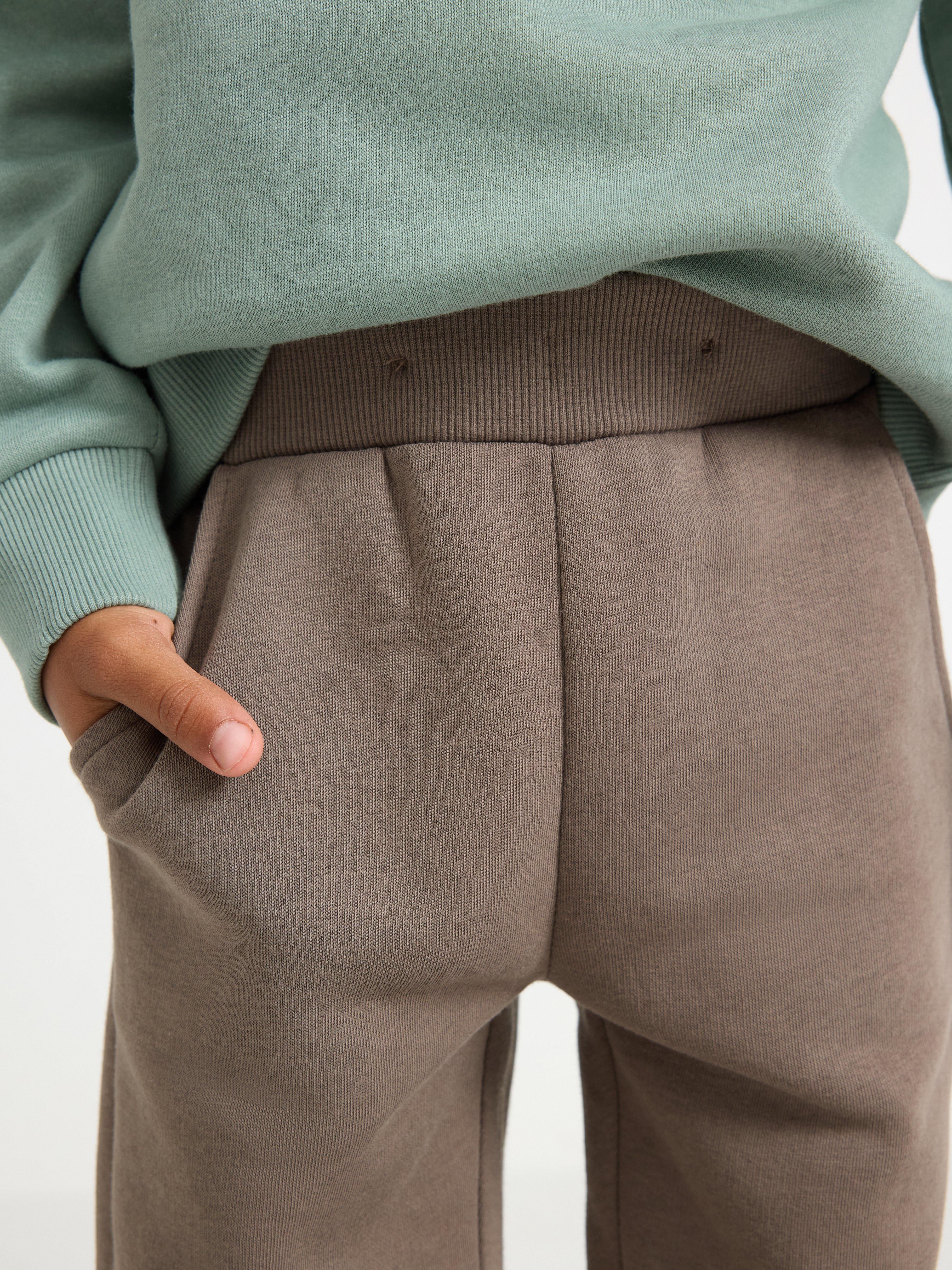 Pantalones deportivos con interior cepillado