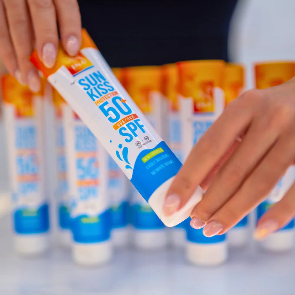 INA ESSENTIALS Sun Kiss Protection