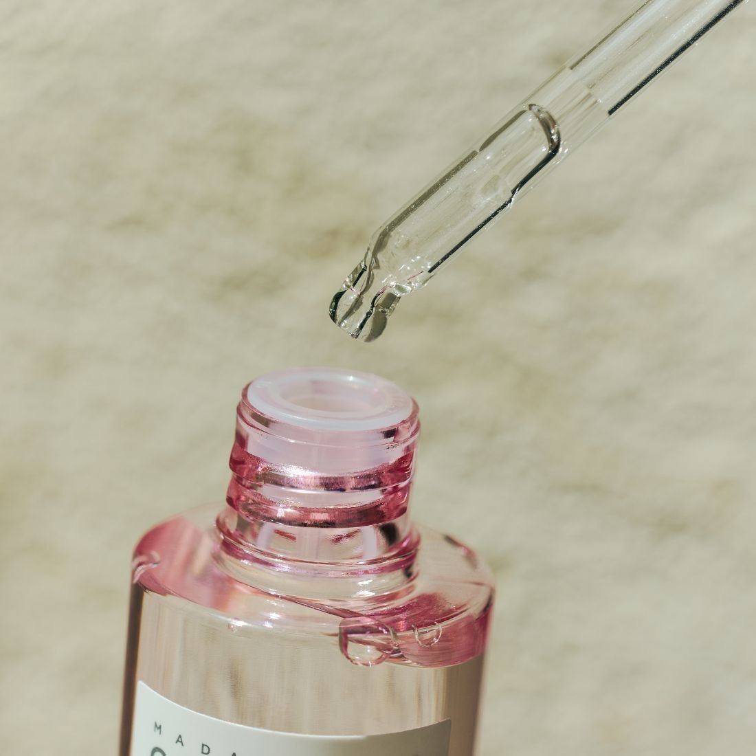 SKIN1004 ampulas serums poru attīrīšanai un svaiguma sajūtai - 30 ml