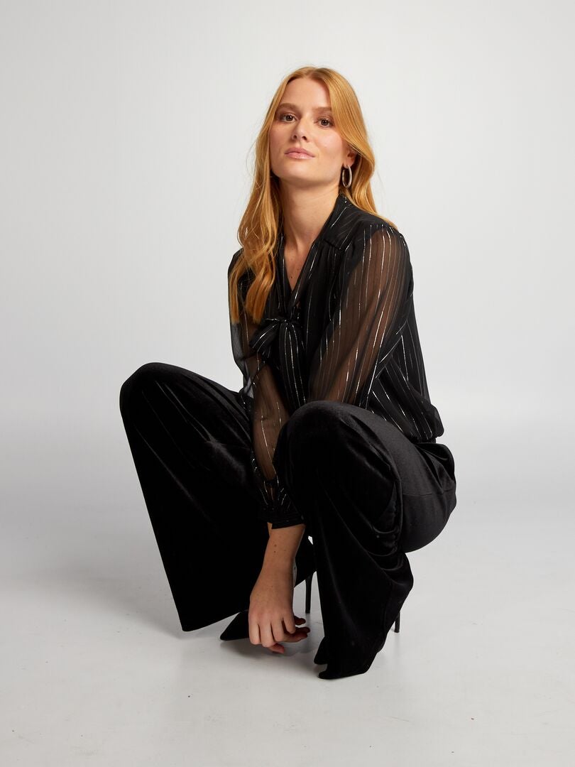 Blusa con lazo ajustable - negra