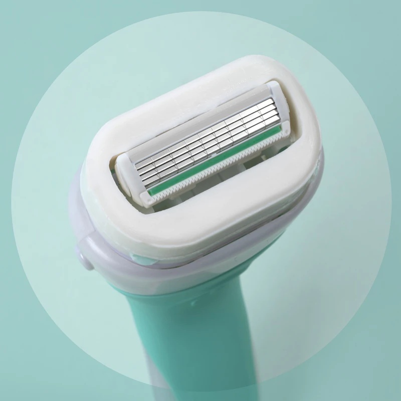 Wilkinson Sword Intuition 2 in 1 Sensitive Care skustuvo atsarginiai peiliukai, 3 vnt.
