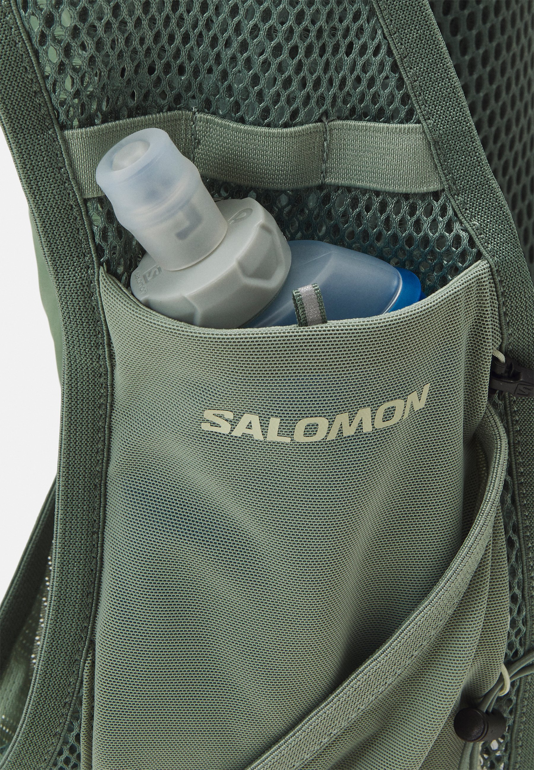Salomon ACTIVE SKIN 8 SET UNISEX - Niisutuskott - loorberipärja/vesiroosilehe/aaloemahlaga