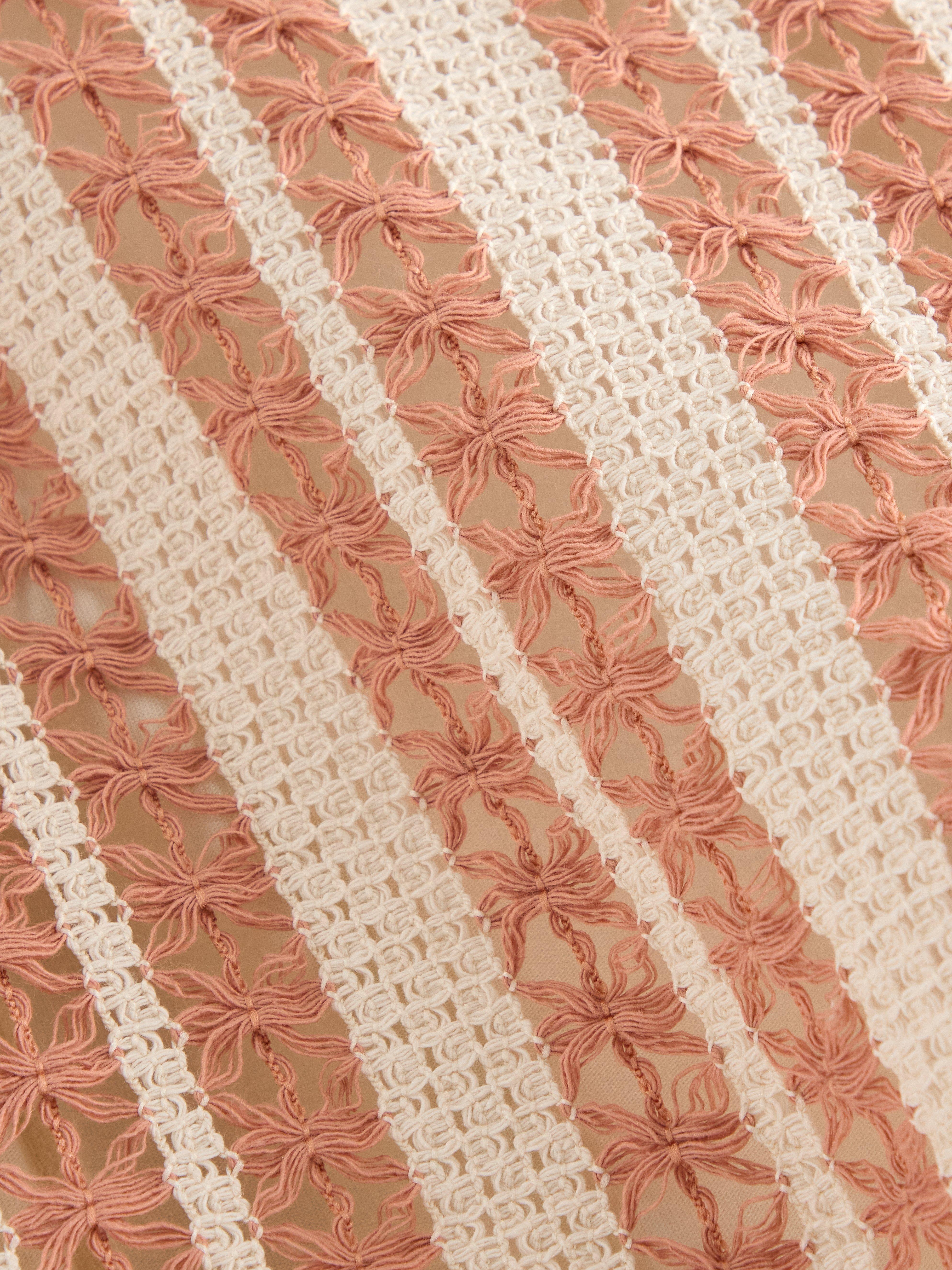 Pantalones cortos con aspecto de ganchillo color beige