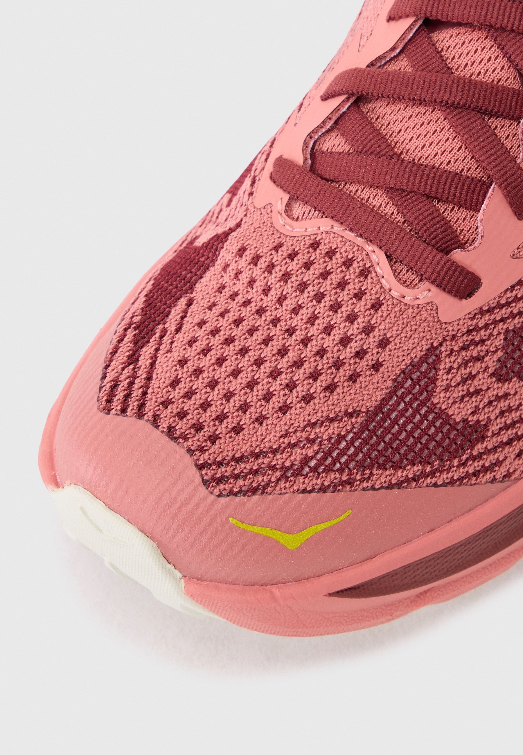 HOKA CHALLENGER 8 - Trailrunningschuhe - Blush/Dark Cedar