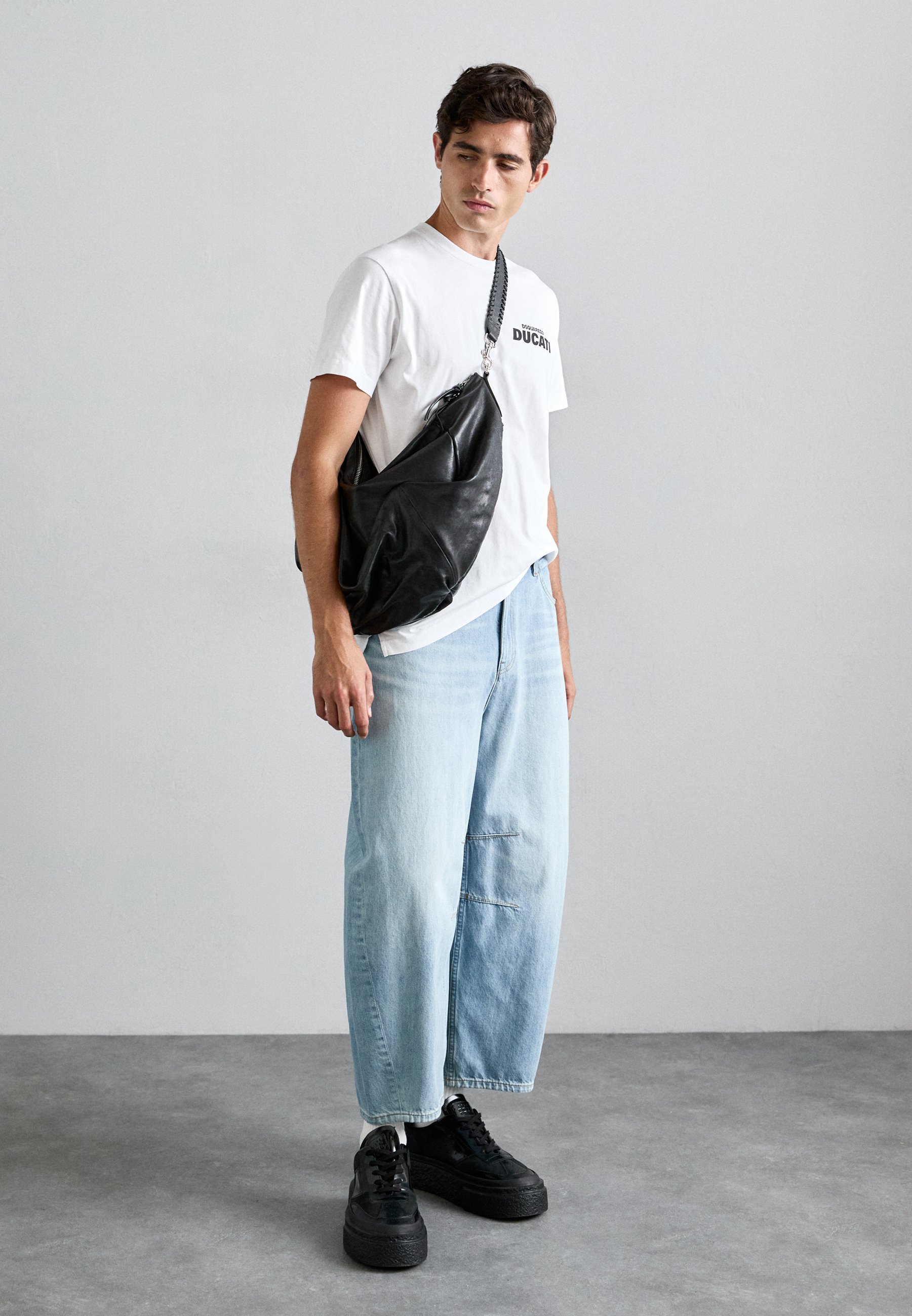 Sac à main Vivienne Westwood AGNES LARGE SHOU - noir